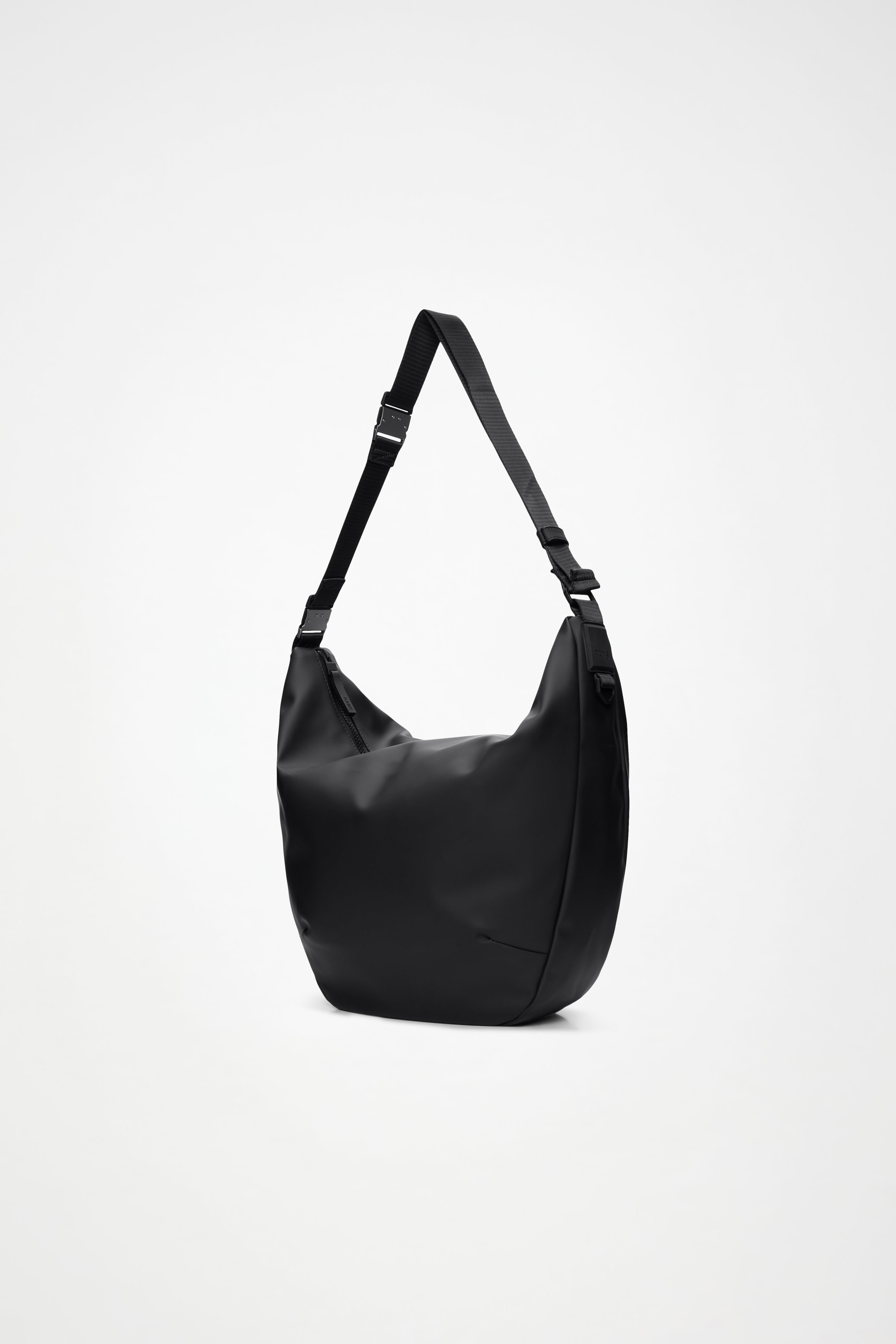 RAINS Valera Shoulder Bag Large Black 22L H40 x D13 x W54 cm Crossbody