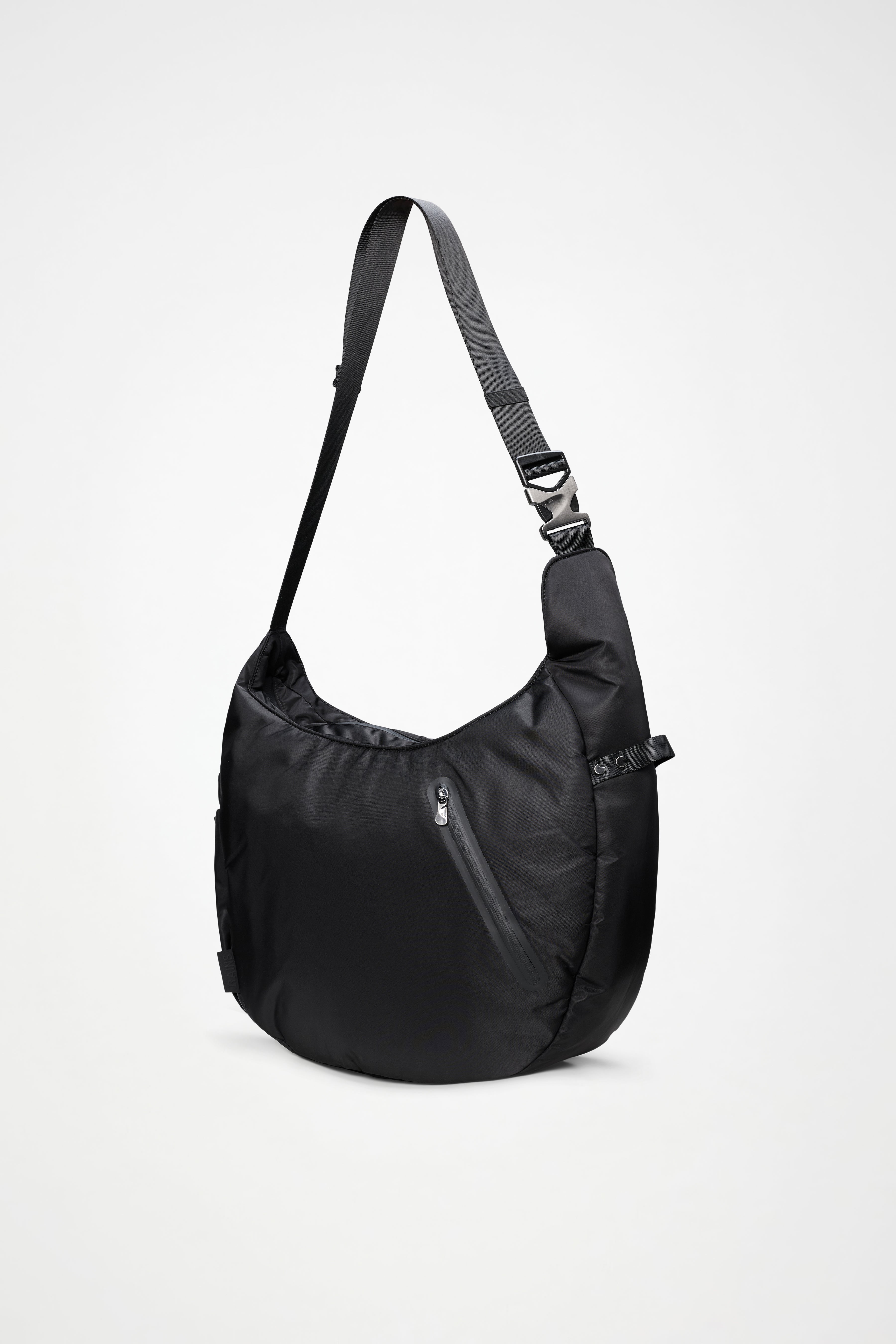 RAINS Delphi Shoulder Bag Large Black 28L H45 x D14 x W32 cm Shoulder Bag