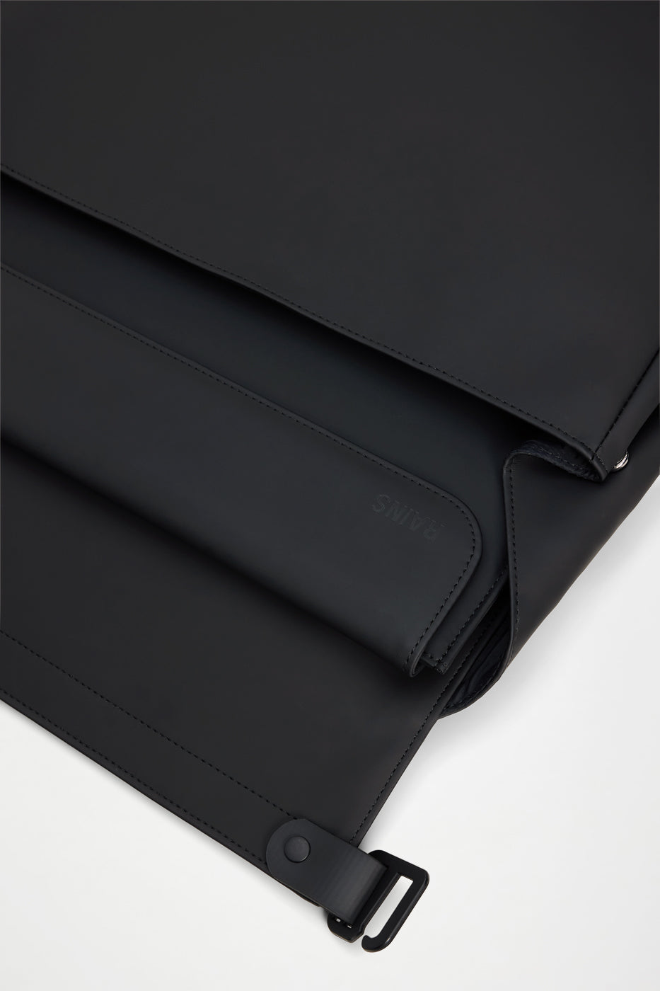 RAINS OTG Messenger Bag Black 13L H32 x D11 x W40 cm Messenger