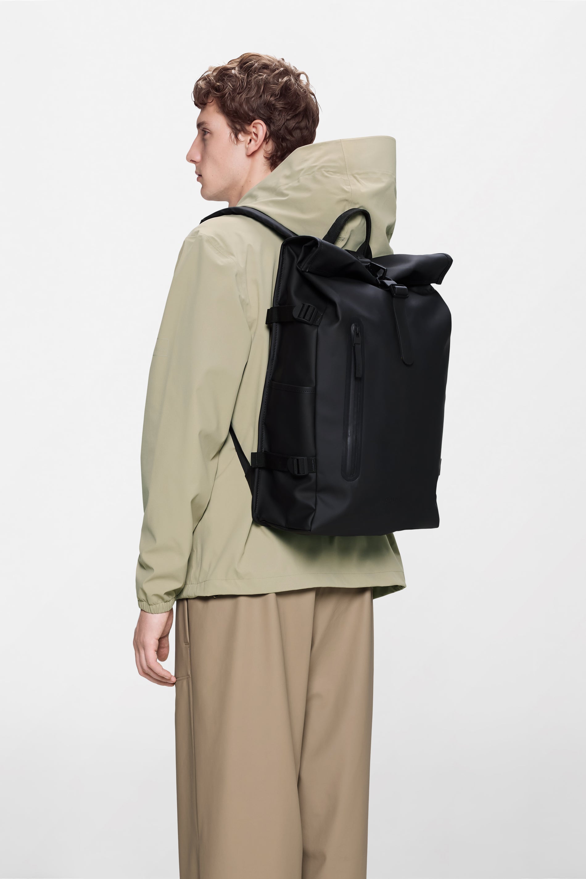 RAINS Rolltop Rucksack Large Black 28L H63 x D14 x W32 cm Backpack