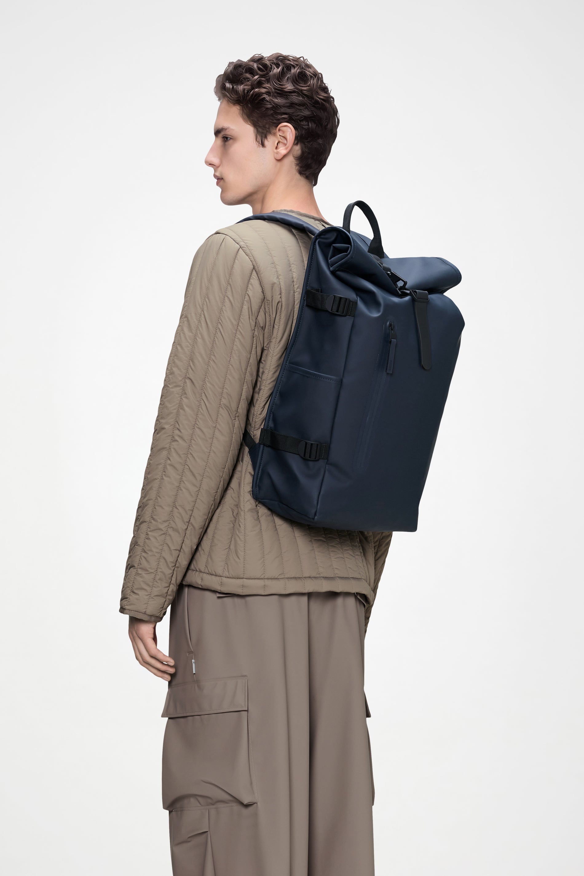 RAINS Rolltop Rucksack Large Navy 28L H63 x D14 x W32 cm Backpack