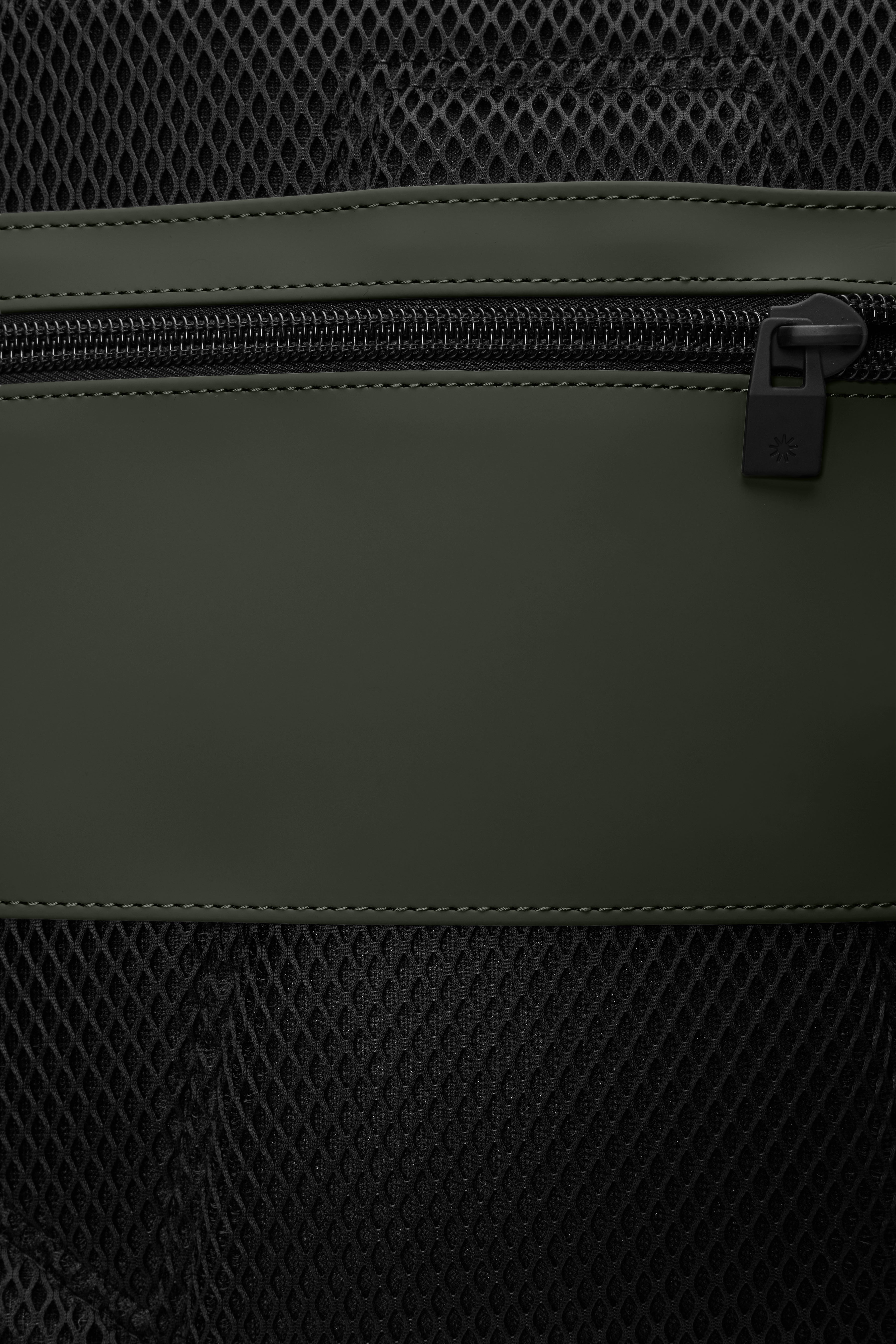 RAINS Texel Tote Backpack Green 15L H43 x D12.50 x W32 cm Backpack