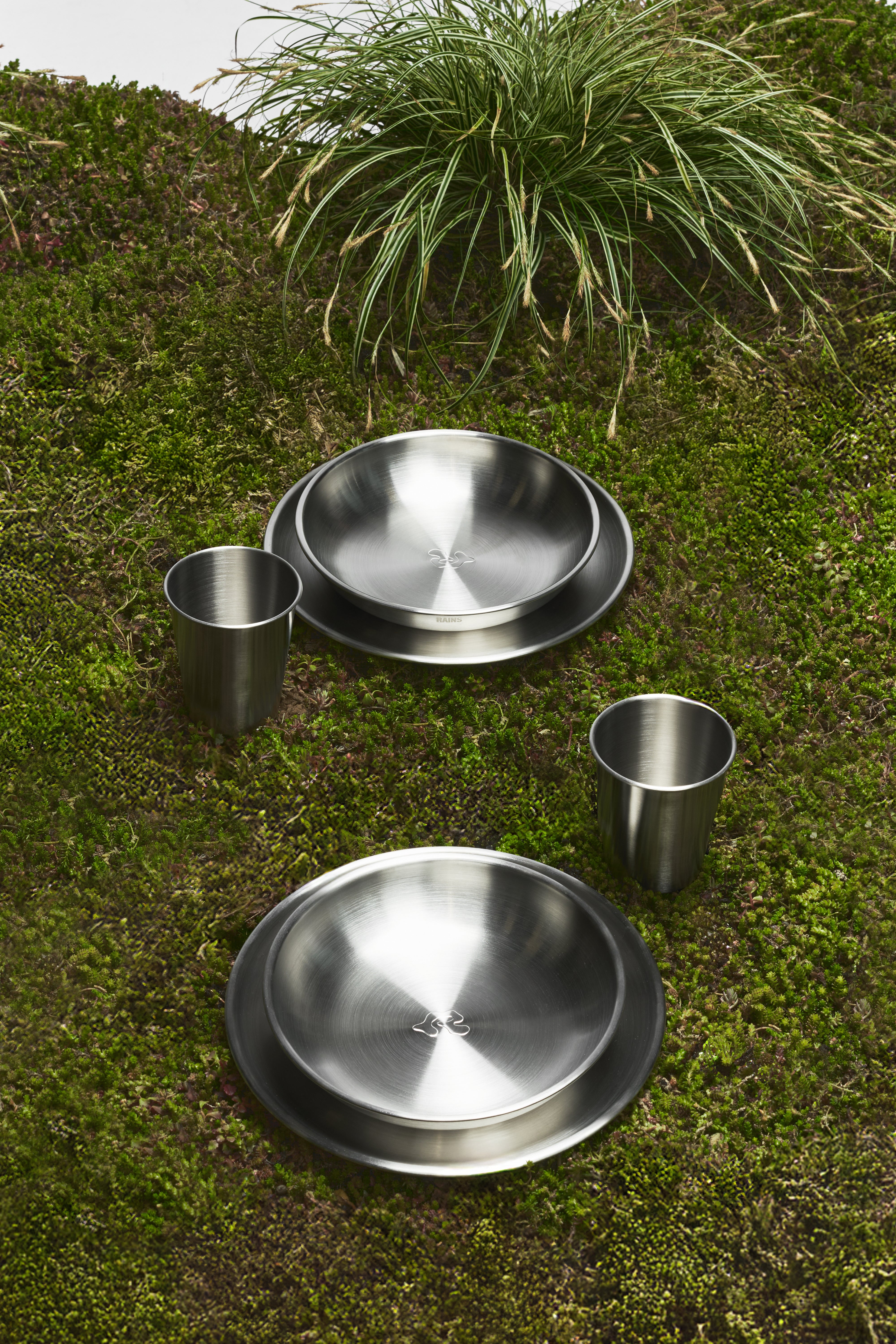 RAINS The 2-Course Set + Cups Steel Plates